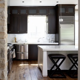 Дизайн маленькой кухни — фото идеи по оформлению интерьера кухни