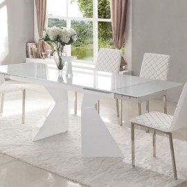 Обеденный стол для кухни